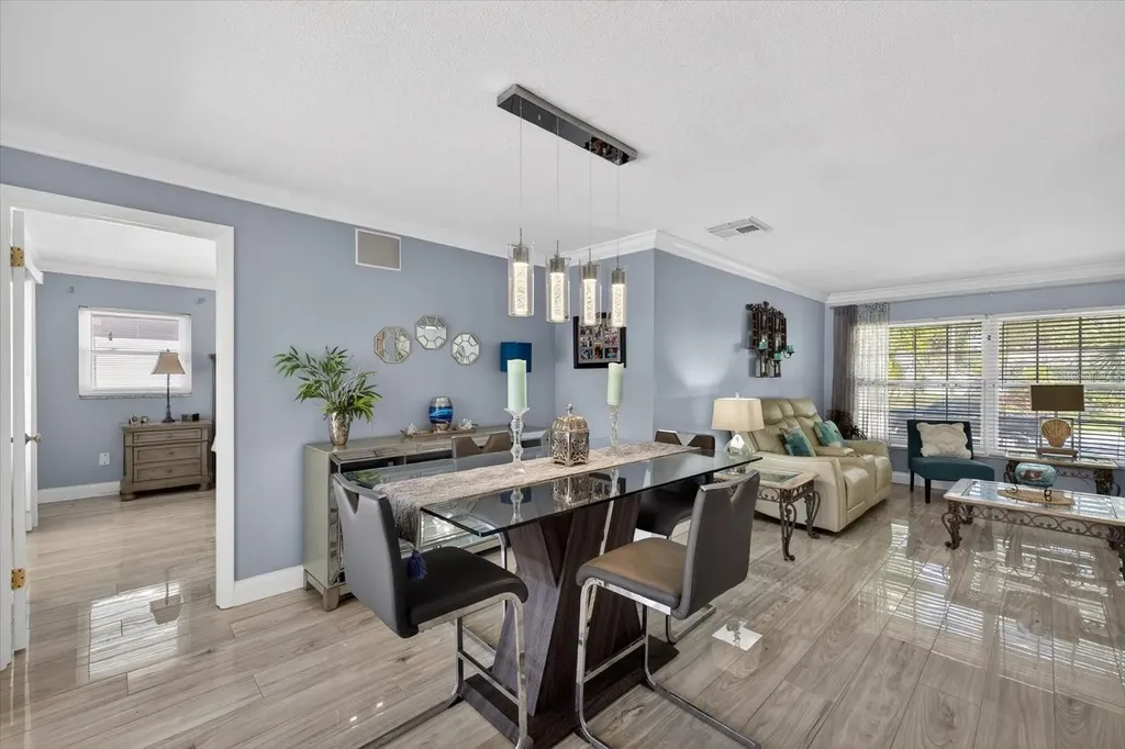 8134 Bayshore Drive Seminole FL 33776