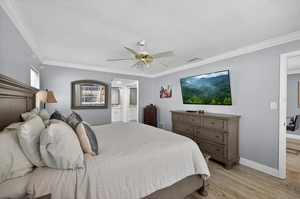 8134 Bayshore Drive Seminole FL 33776