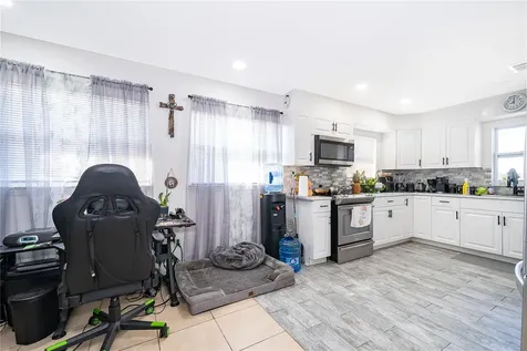 10 E Celeste Street Apopka FL 32703