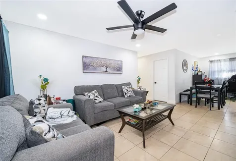 10 E Celeste Street Apopka FL 32703