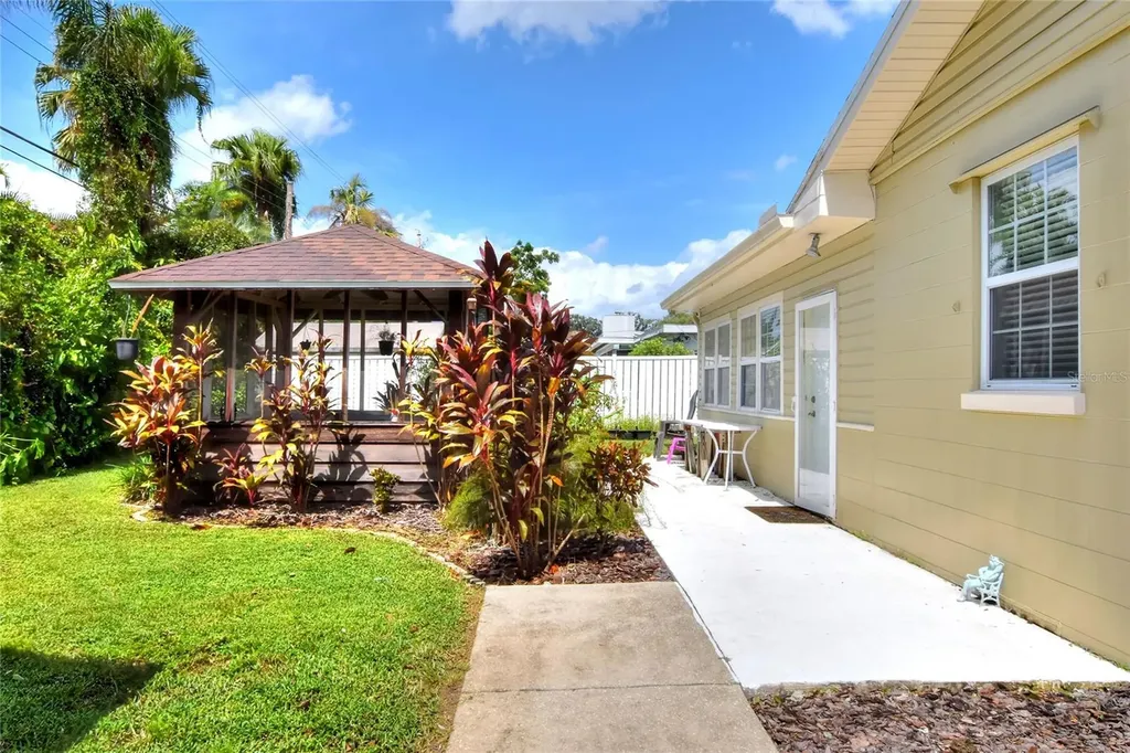 1819 Meadowbrook Avenue Lakeland FL 33803