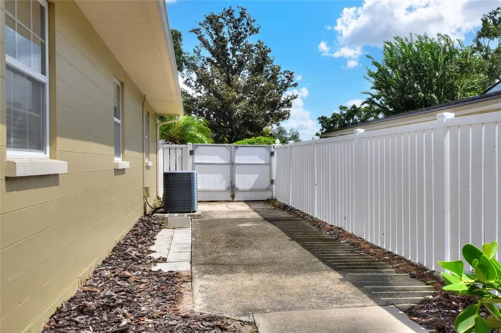 1819 Meadowbrook Avenue Lakeland FL 33803