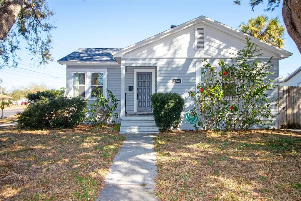 1547 35th Avenue N St Petersburg FL 33704