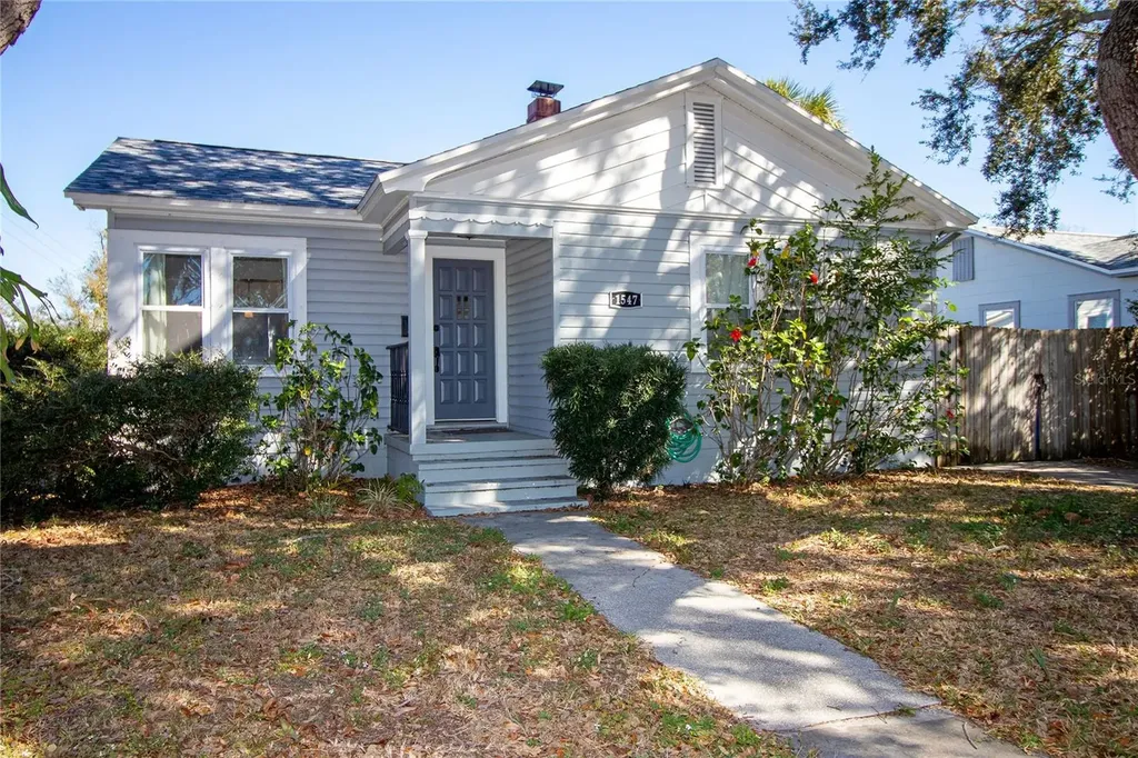 1547 35th Avenue N St Petersburg FL 33704
