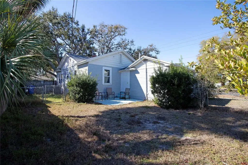 1547 35th Avenue N St Petersburg FL 33704