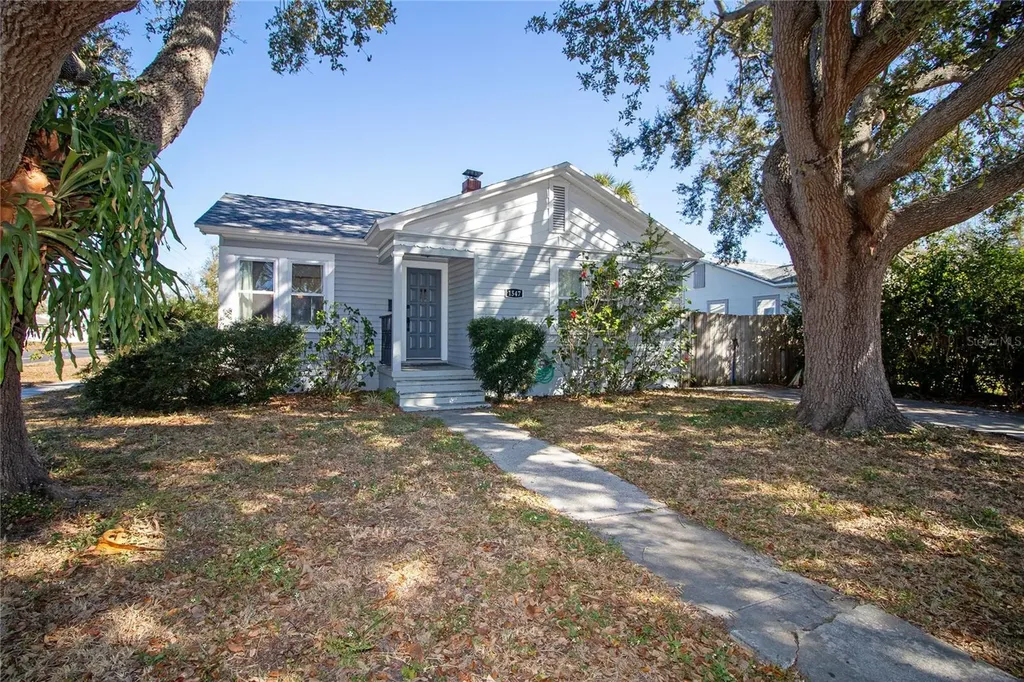 1547 35th Avenue N St Petersburg FL 33704