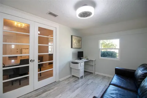 1547 35th Avenue N St Petersburg FL 33704