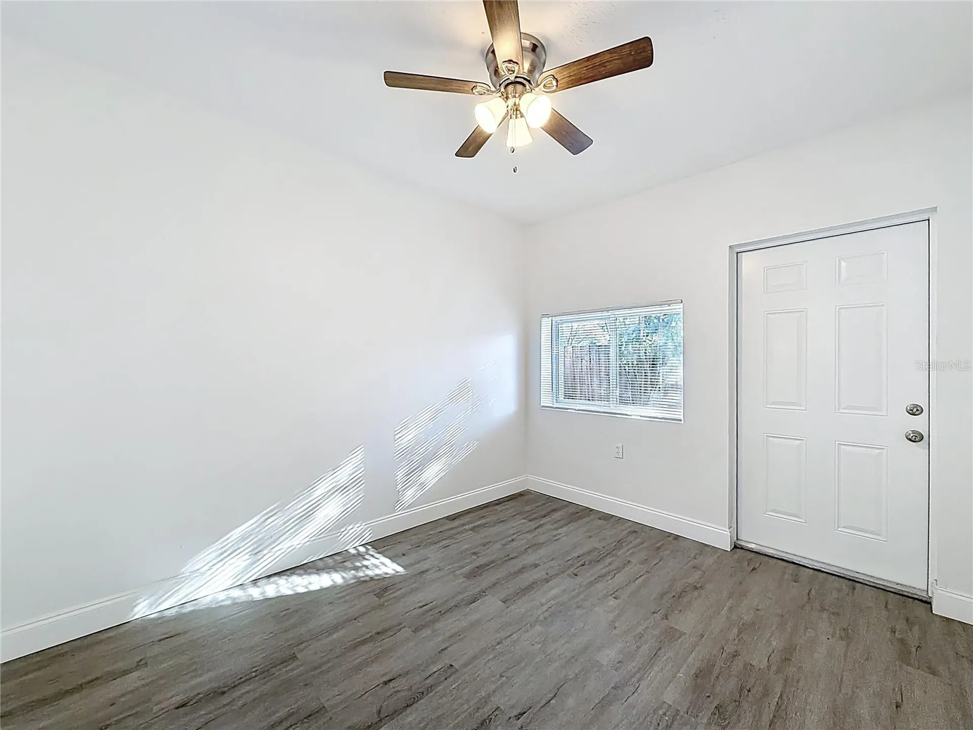 819 Helmsman Way Palm Harbor FL 34685
