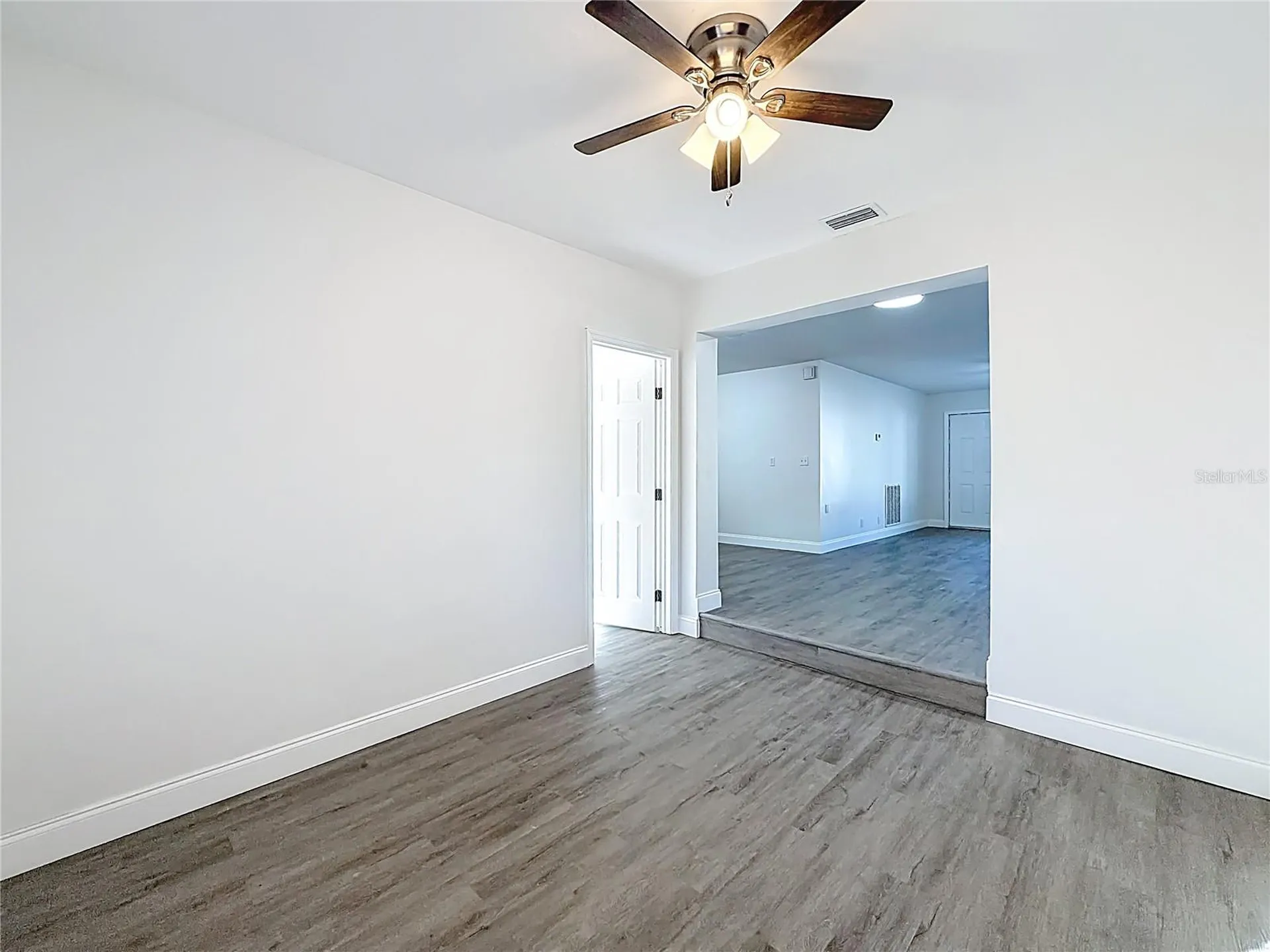 819 Helmsman Way Palm Harbor FL 34685