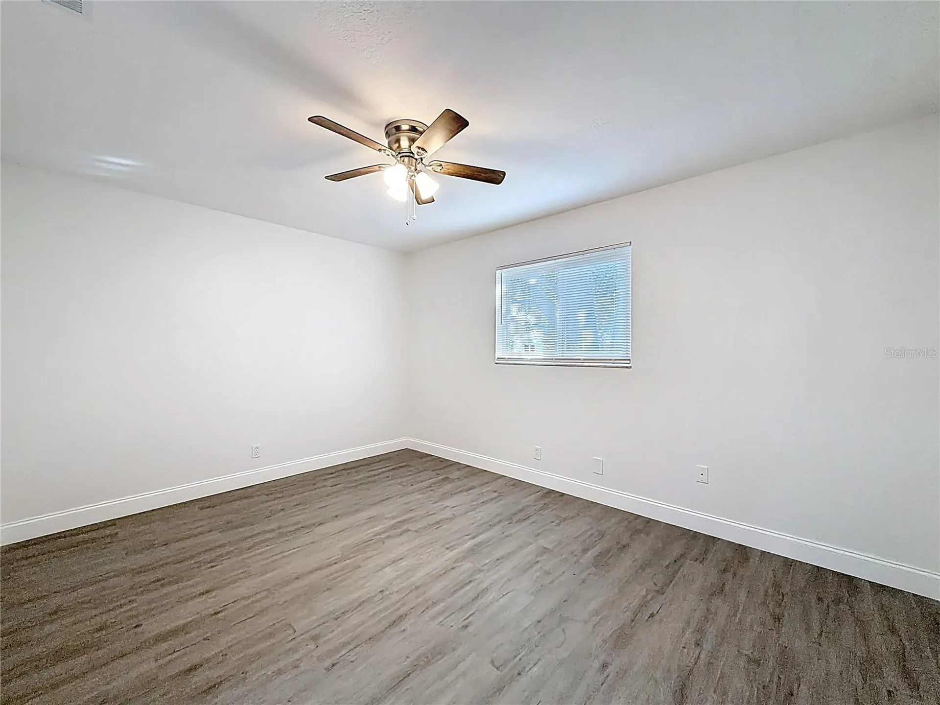819 Helmsman Way Palm Harbor FL 34685
