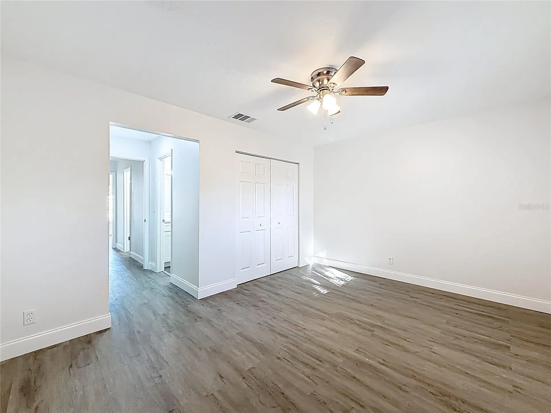 819 Helmsman Way Palm Harbor FL 34685