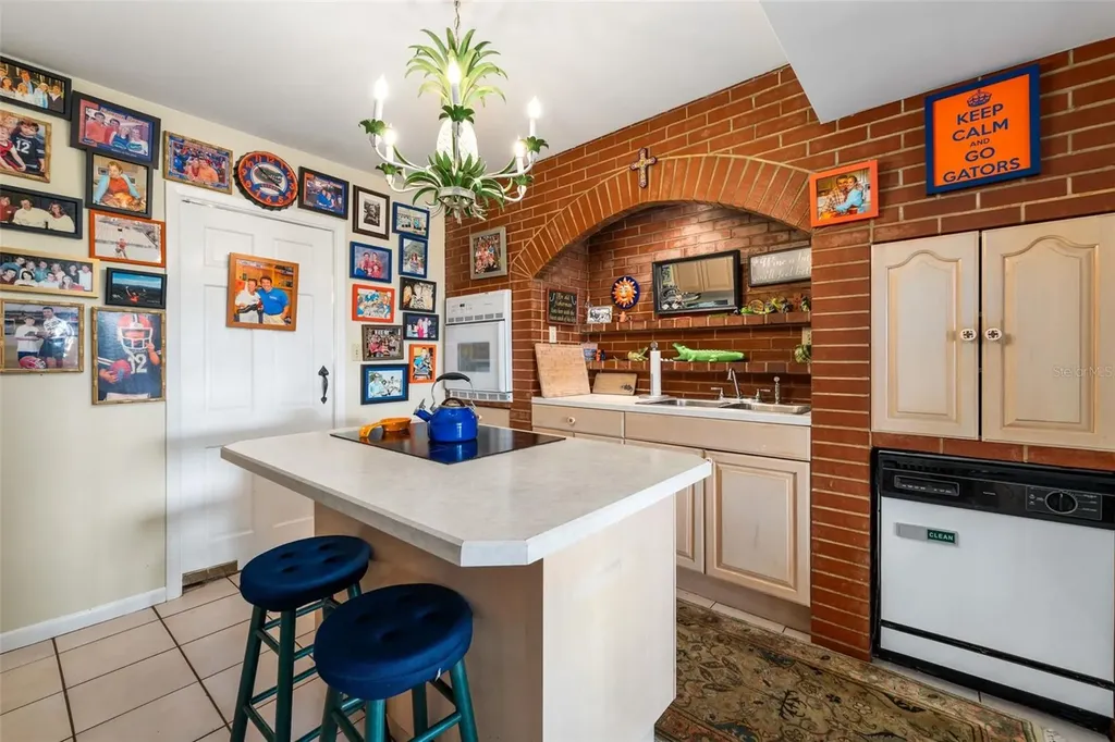 2737 SW 4th Place Gainesville FL 32607
