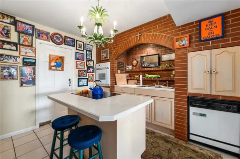 2737 SW 4th Place Gainesville FL 32607