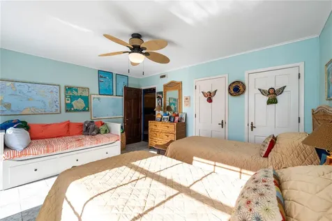 2737 SW 4th Place Gainesville FL 32607