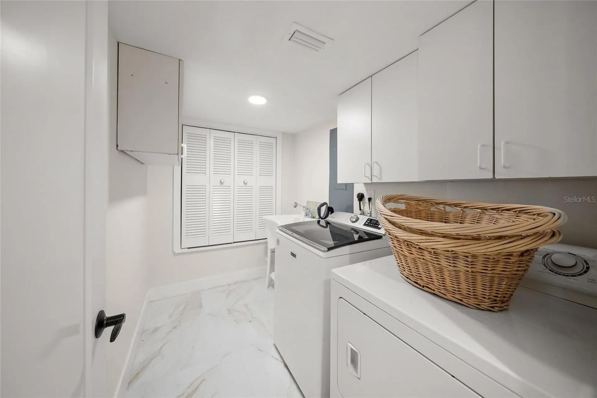 5880 Midnight Pass Road Sarasota FL 34242
