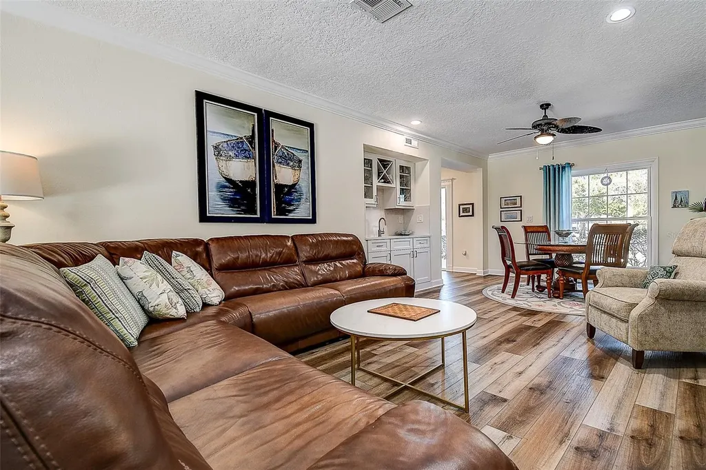 1607 Gulf Road Tarpon Springs FL 34689
