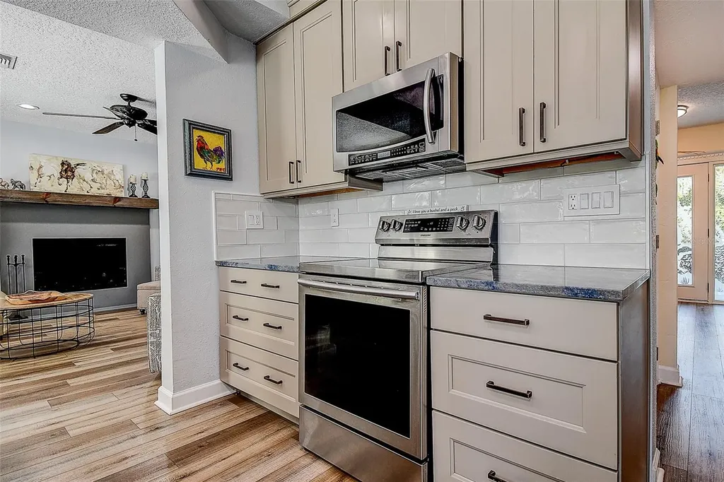 1607 Gulf Road Tarpon Springs FL 34689