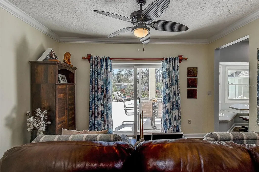 1607 Gulf Road Tarpon Springs FL 34689