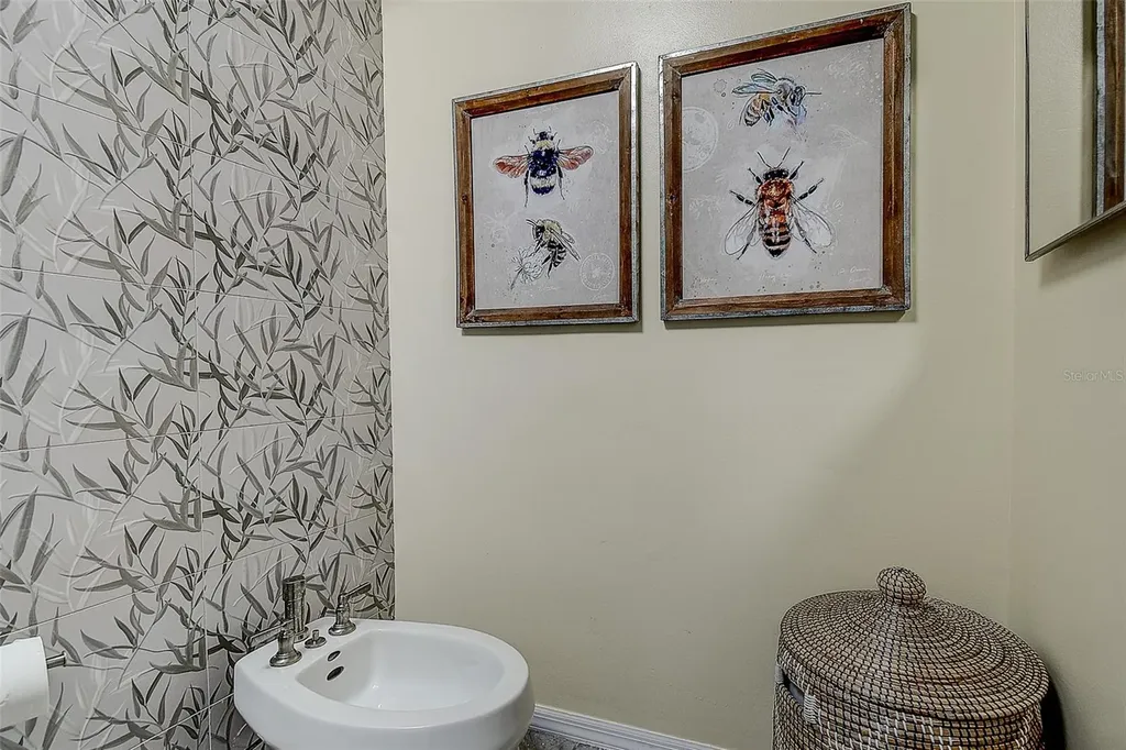1607 Gulf Road Tarpon Springs FL 34689