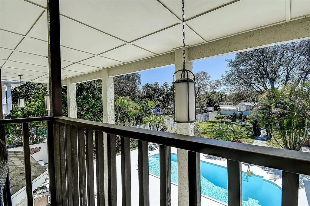 1607 Gulf Road Tarpon Springs FL 34689