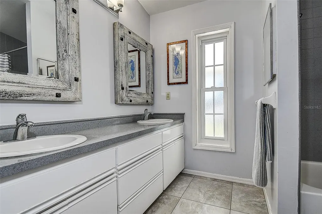 1607 Gulf Road Tarpon Springs FL 34689