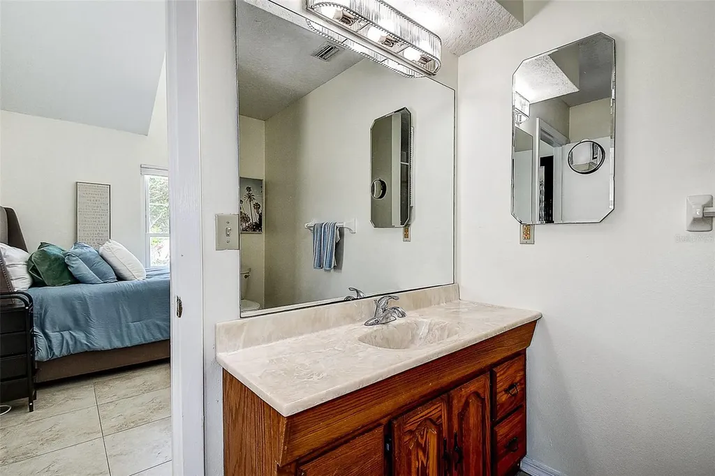 1607 Gulf Road Tarpon Springs FL 34689