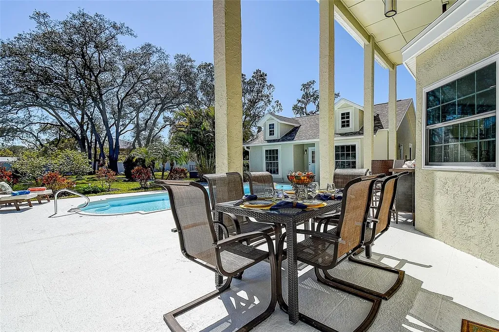 1607 Gulf Road Tarpon Springs FL 34689
