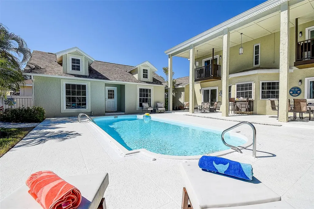 1607 Gulf Road Tarpon Springs FL 34689