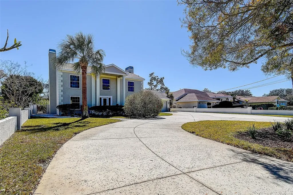 1607 Gulf Road Tarpon Springs FL 34689