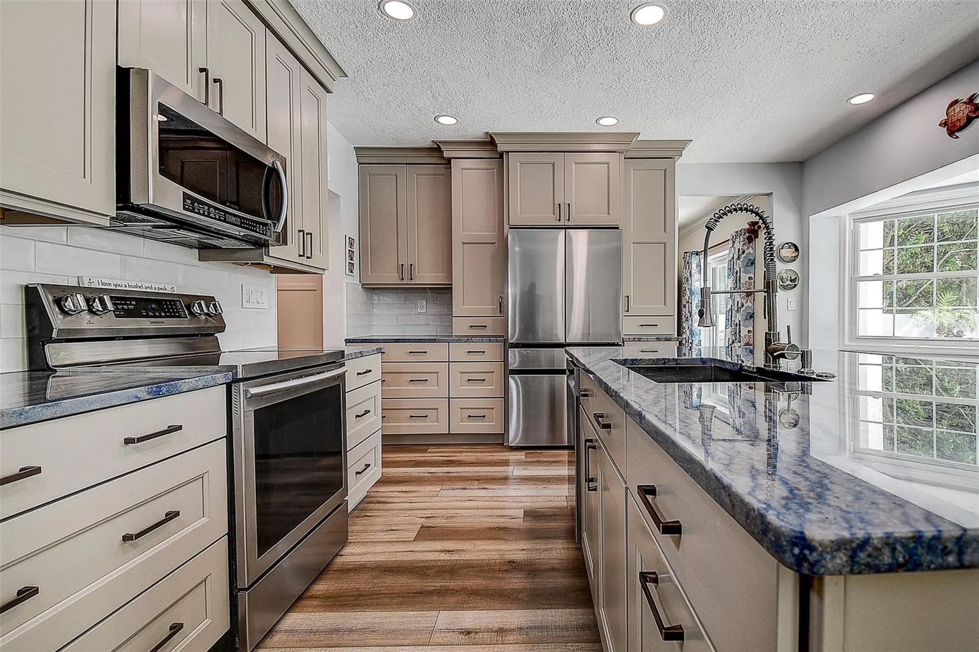 1607 Gulf Road Tarpon Springs FL 34689