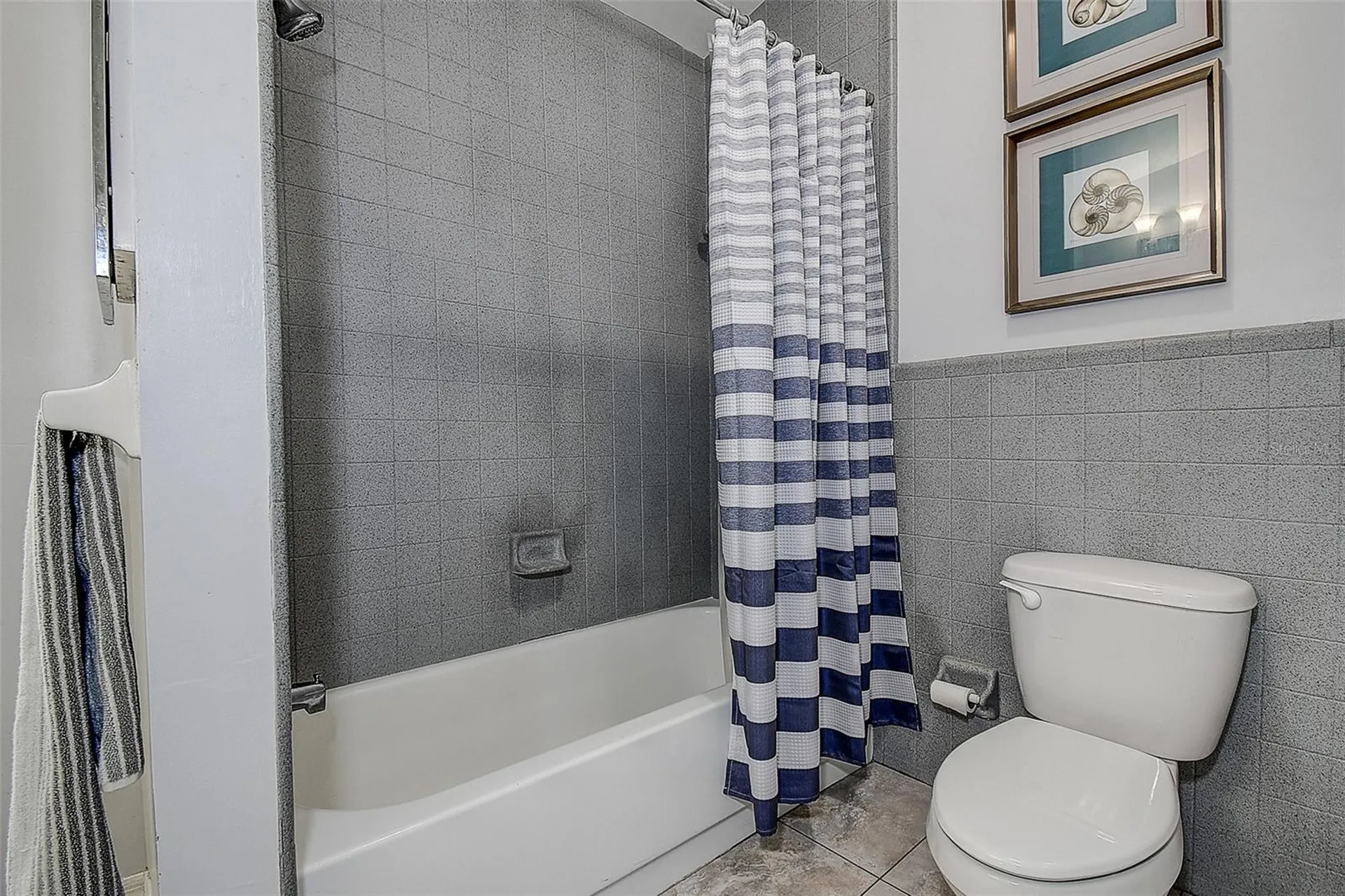 1607 Gulf Road Tarpon Springs FL 34689