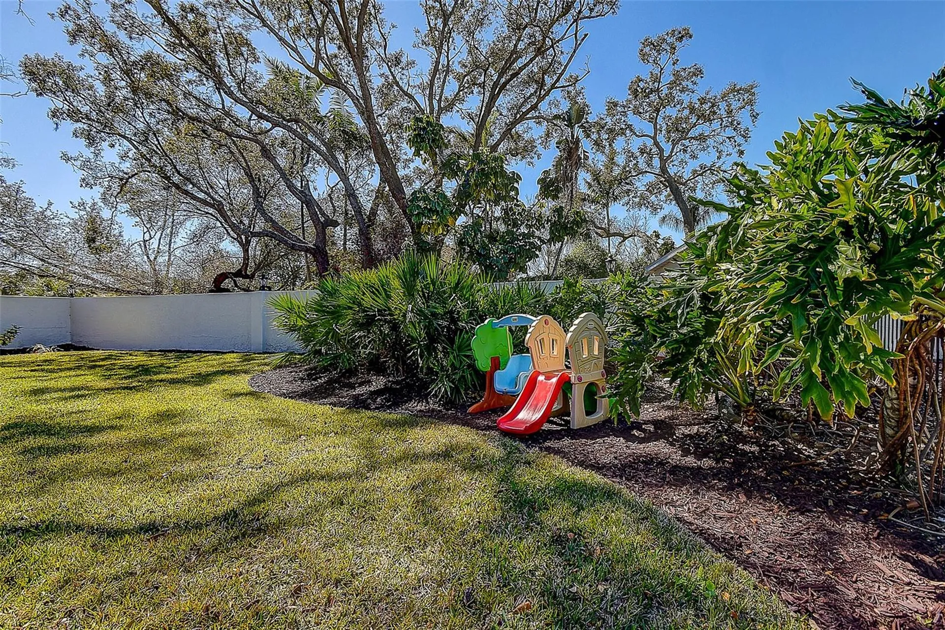 1607 Gulf Road Tarpon Springs FL 34689