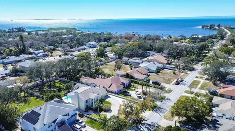1607 Gulf Road Tarpon Springs FL 34689