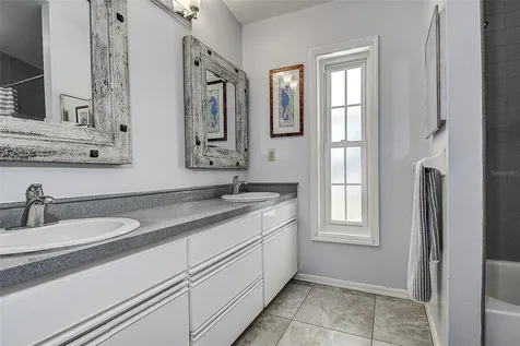 1607 Gulf Road Tarpon Springs FL 34689