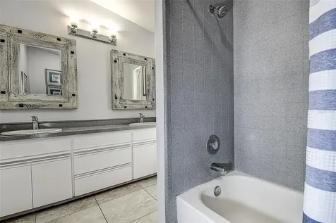 1607 Gulf Road Tarpon Springs FL 34689