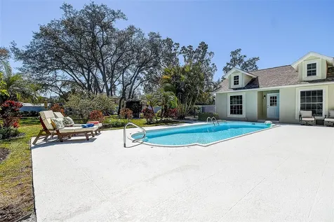 1607 Gulf Road Tarpon Springs FL 34689