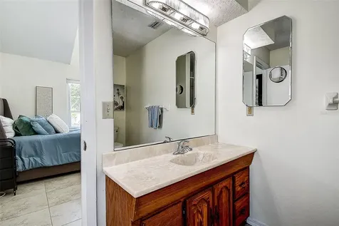 1607 Gulf Road Tarpon Springs FL 34689