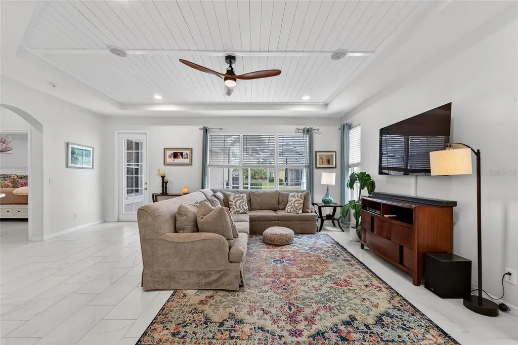 5515 Golden Isles Drive Apollo Beach FL 33572