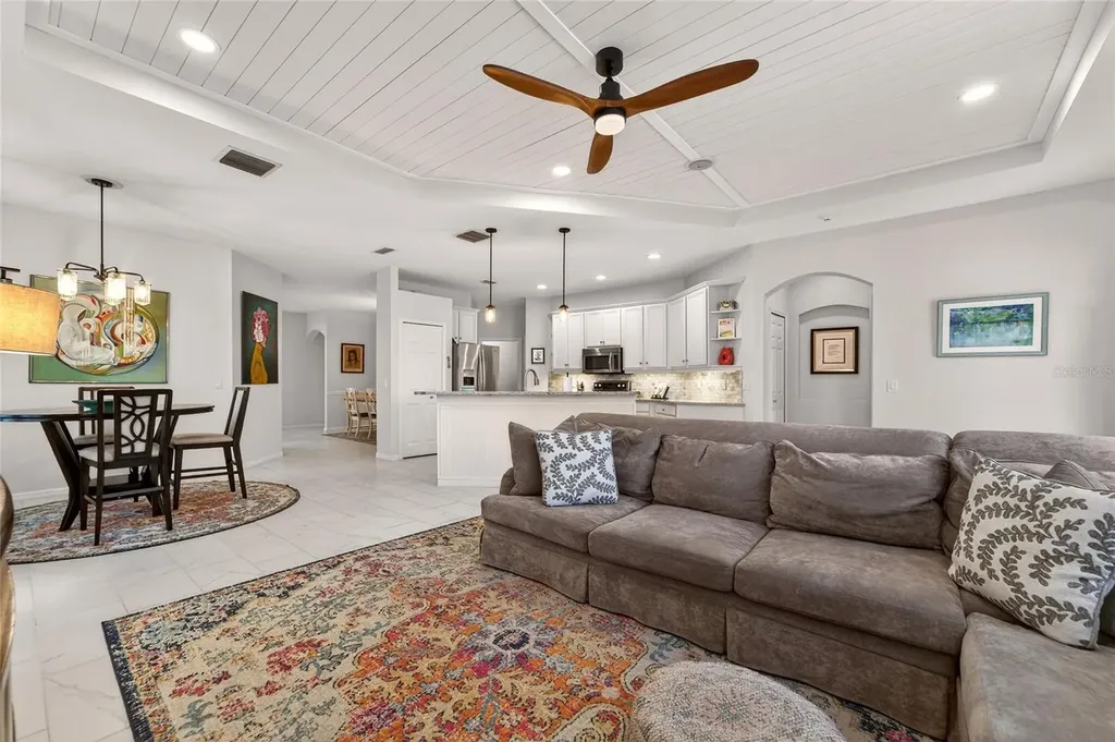 5515 Golden Isles Drive Apollo Beach FL 33572