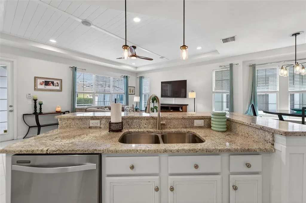5515 Golden Isles Drive Apollo Beach FL 33572