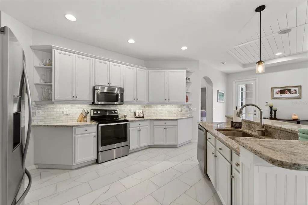 5515 Golden Isles Drive Apollo Beach FL 33572