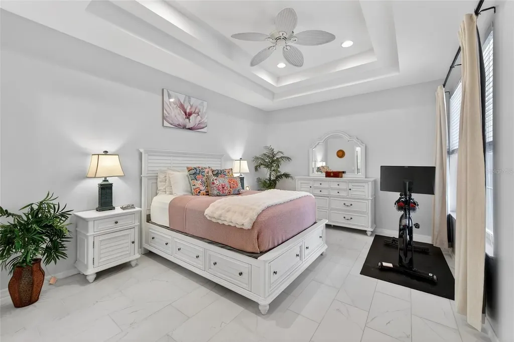 5515 Golden Isles Drive Apollo Beach FL 33572