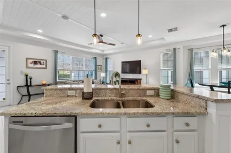 5515 Golden Isles Drive Apollo Beach FL 33572