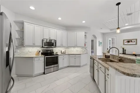 5515 Golden Isles Drive Apollo Beach FL 33572