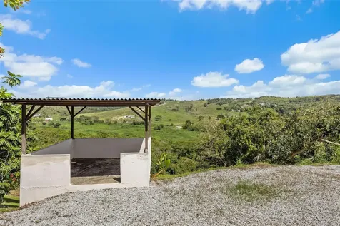 39 Comm Playa Guayanes Yabucoa PR 00767