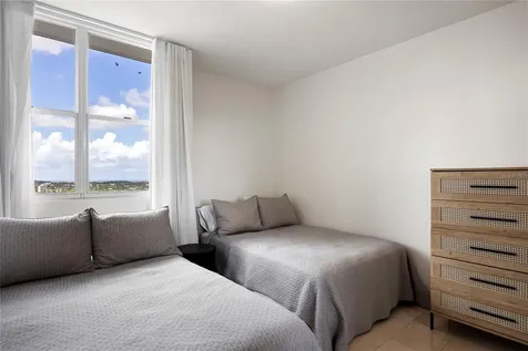 14 Carr 833 La Cima De Torrimar Guaynabo PR 00969