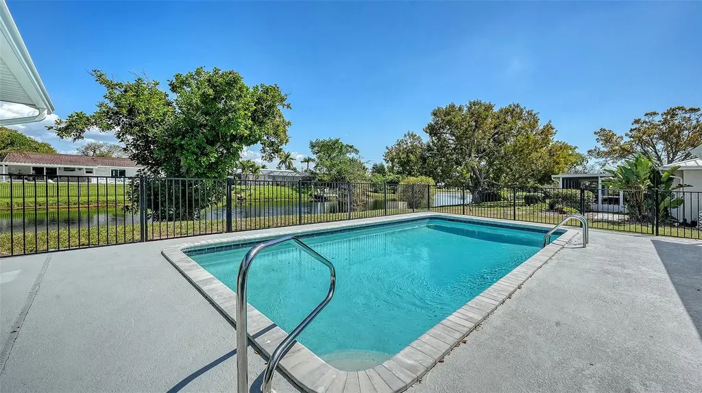 923 69th Street NW Bradenton FL 34209