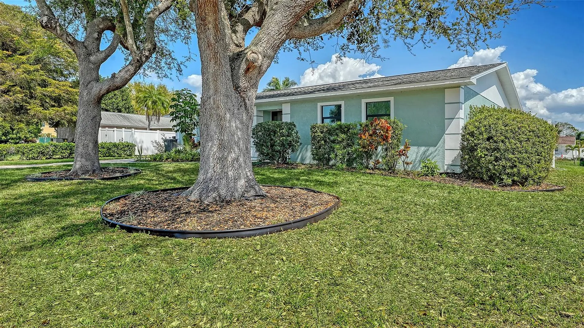 923 69th Street NW Bradenton FL 34209