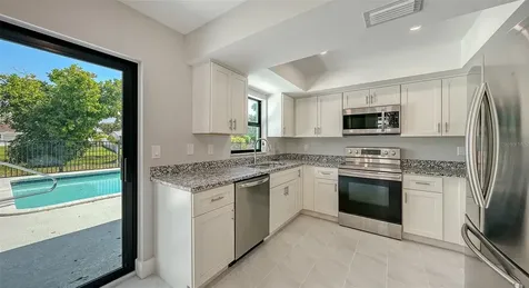 923 69th Street NW Bradenton FL 34209