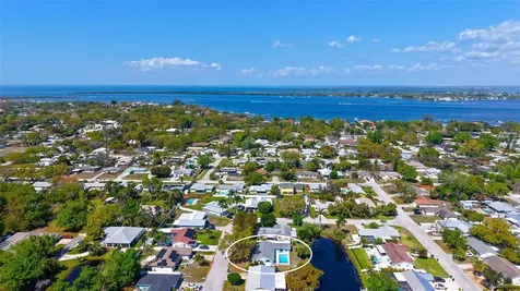 923 69th Street NW Bradenton FL 34209